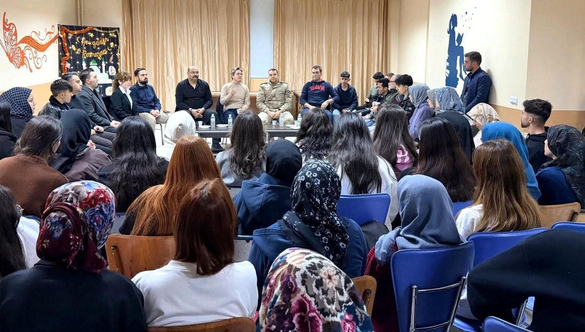 Kemaliye Osman Nuri Akın Yurt Müdürlüğü'nde iftar programı düzenlendi