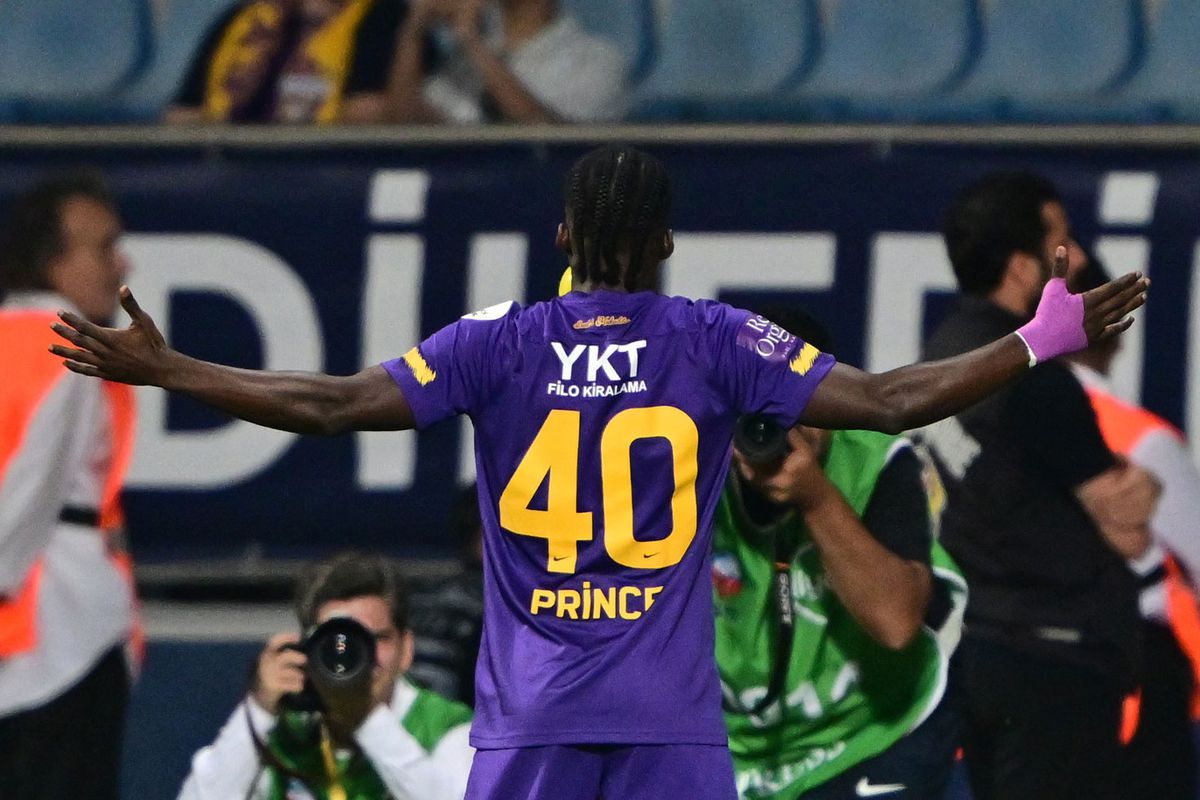 Şampiyonluğun baş kahramanlarındandı, Süper Lig'e veda etti