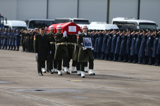Last farewell to martyr father