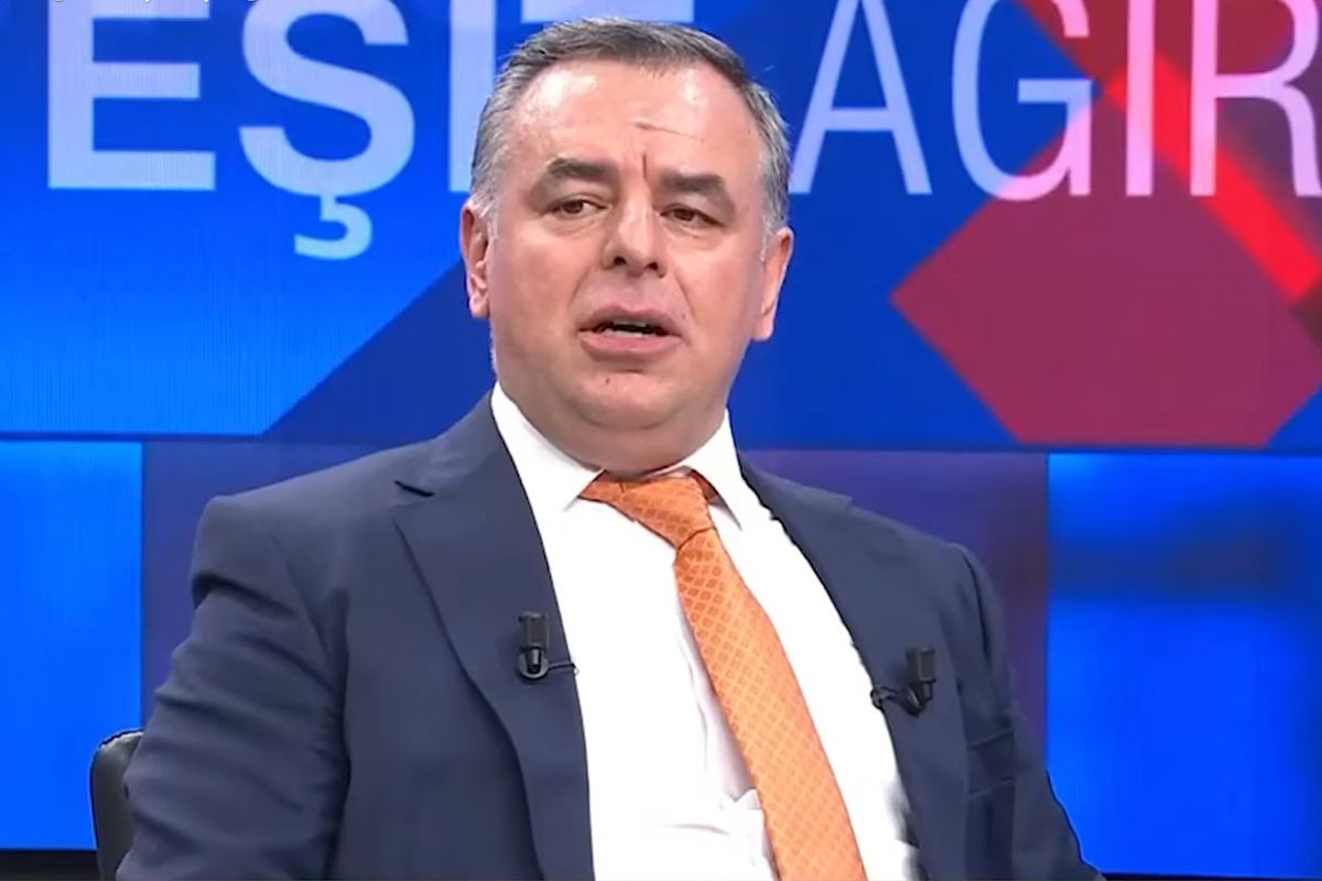 Barış Yarkadaş'tan "Kabe'de hacılar" performansı