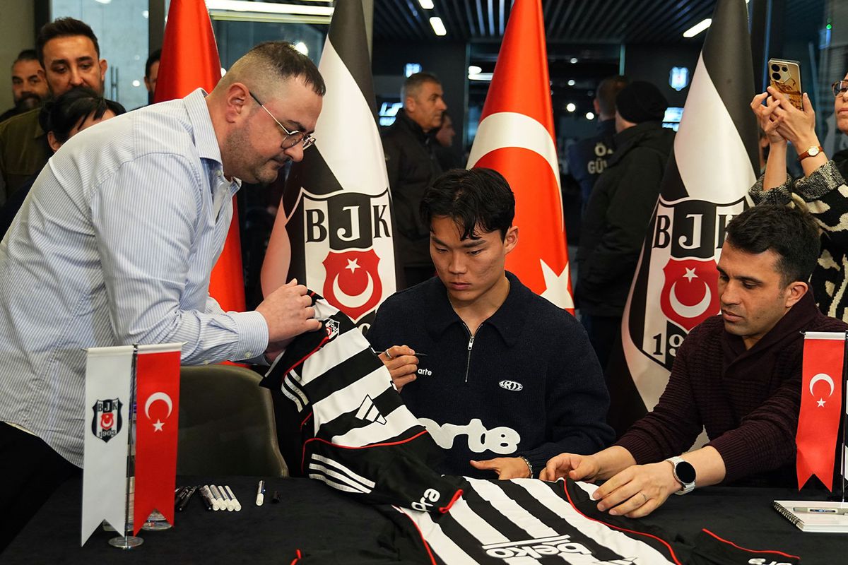 Beşiktaşlı taraftarlar, Hyeon-gyu Oh imza gününe akın etti