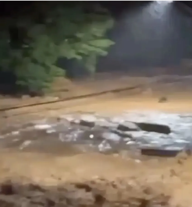 Severe rains in Brazil caused a disaster: Hundreds of coffins were dragged through the streets