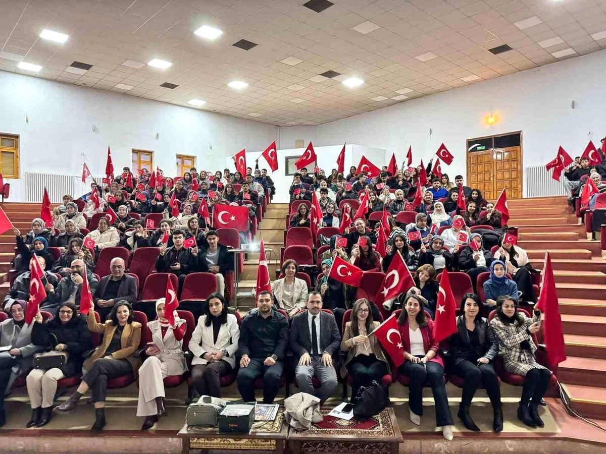 Erzincan'da üniversite öğrencilerine "SİBERAY" semineri