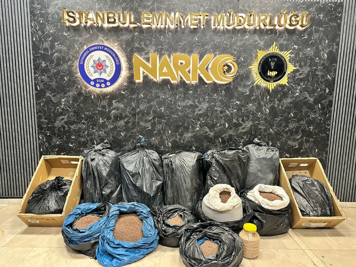 İstanbul'da kahveye emdirilmiş 374 kilo 600 gram uyuşturucu ele geçirildi