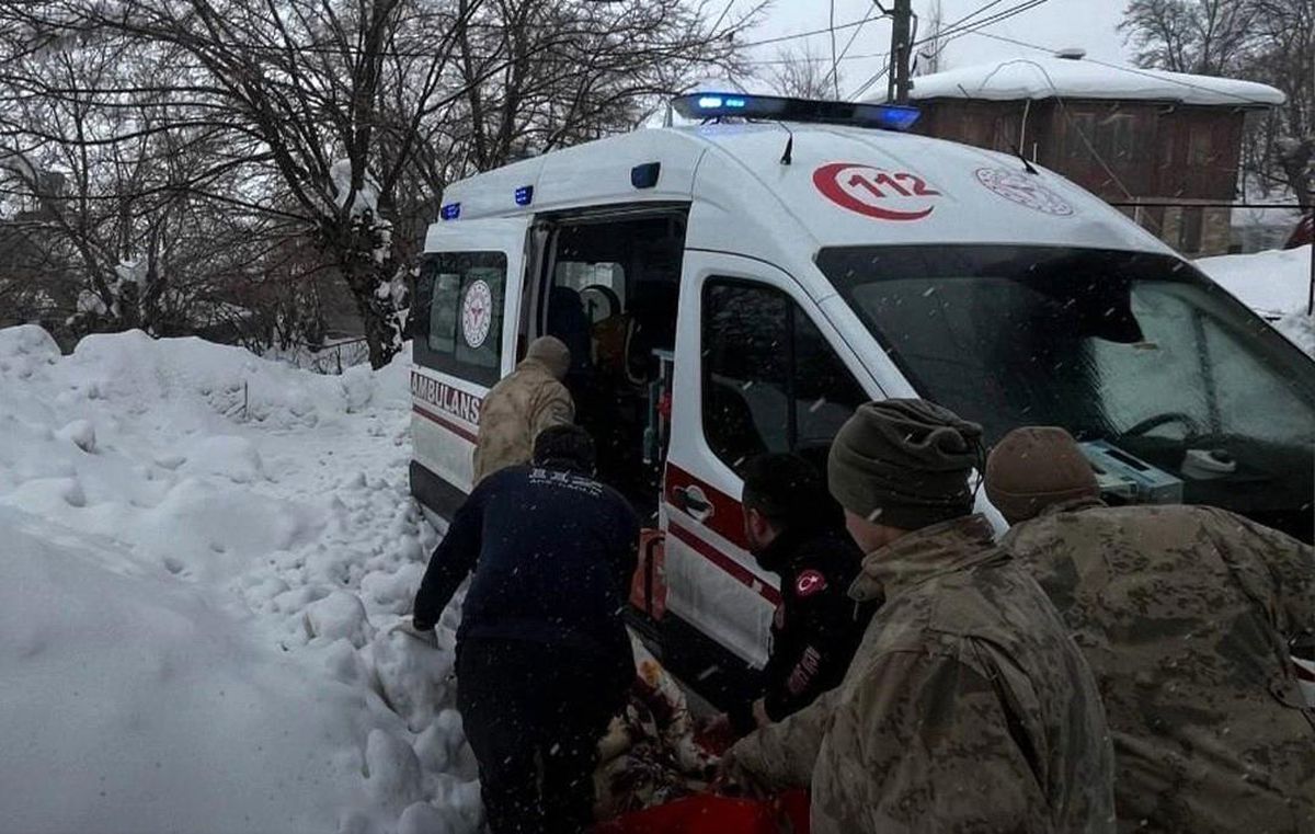 Kemaliye'de toprak kayması: 1 işçi hayatını kaybetti