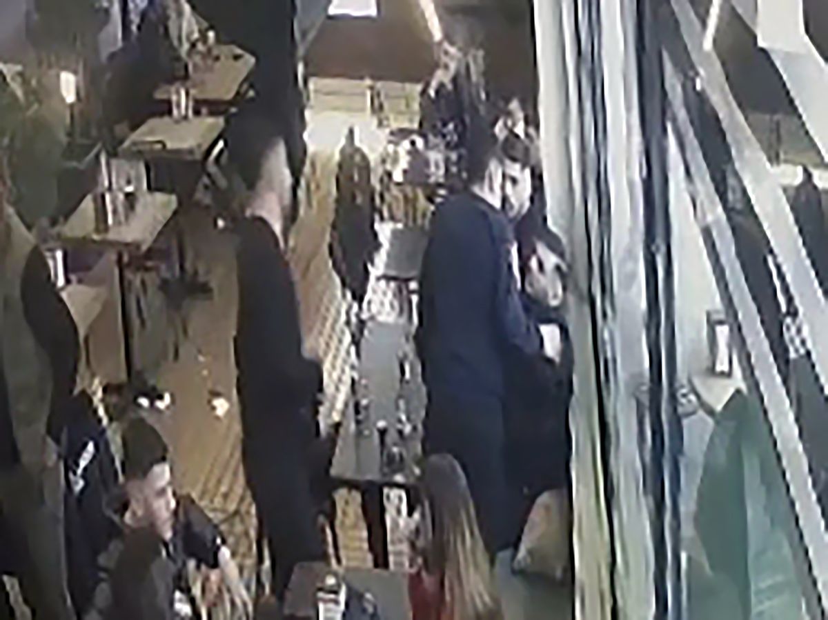 Lise öğrencisi kafedeki kavgada bıçaklandı, babası firari şüphelilerin yakalanmasını istedi