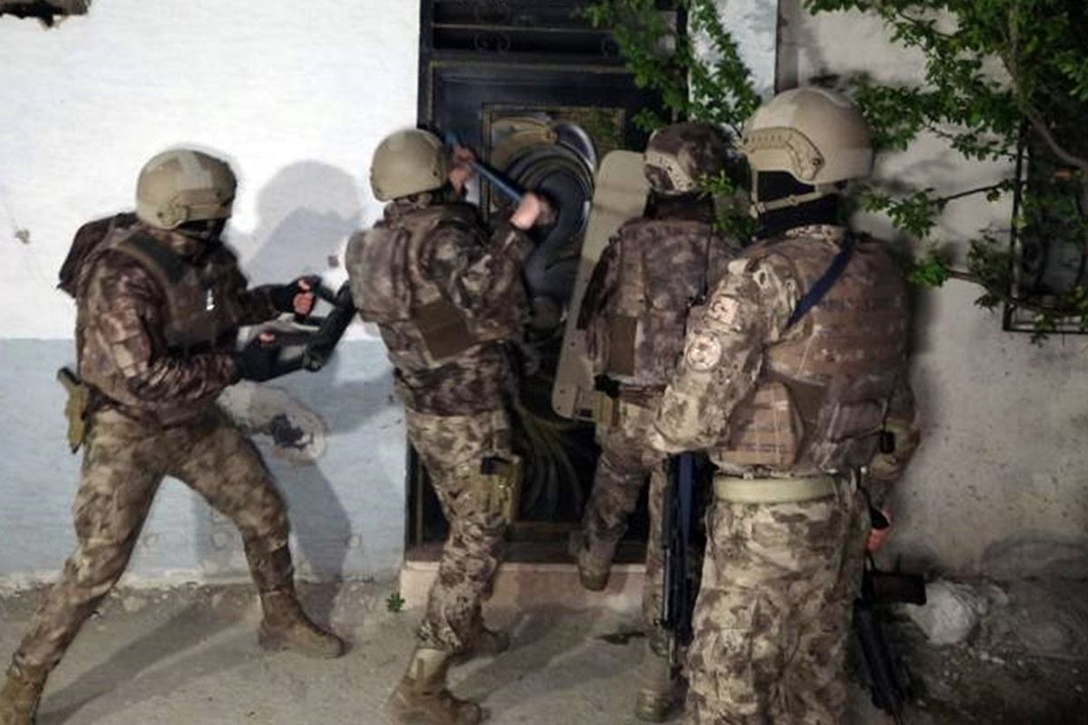 MİT ve Emniyet'ten ortak operasyon! Teröristler, hain emellerine ulaşamadan yakalandı