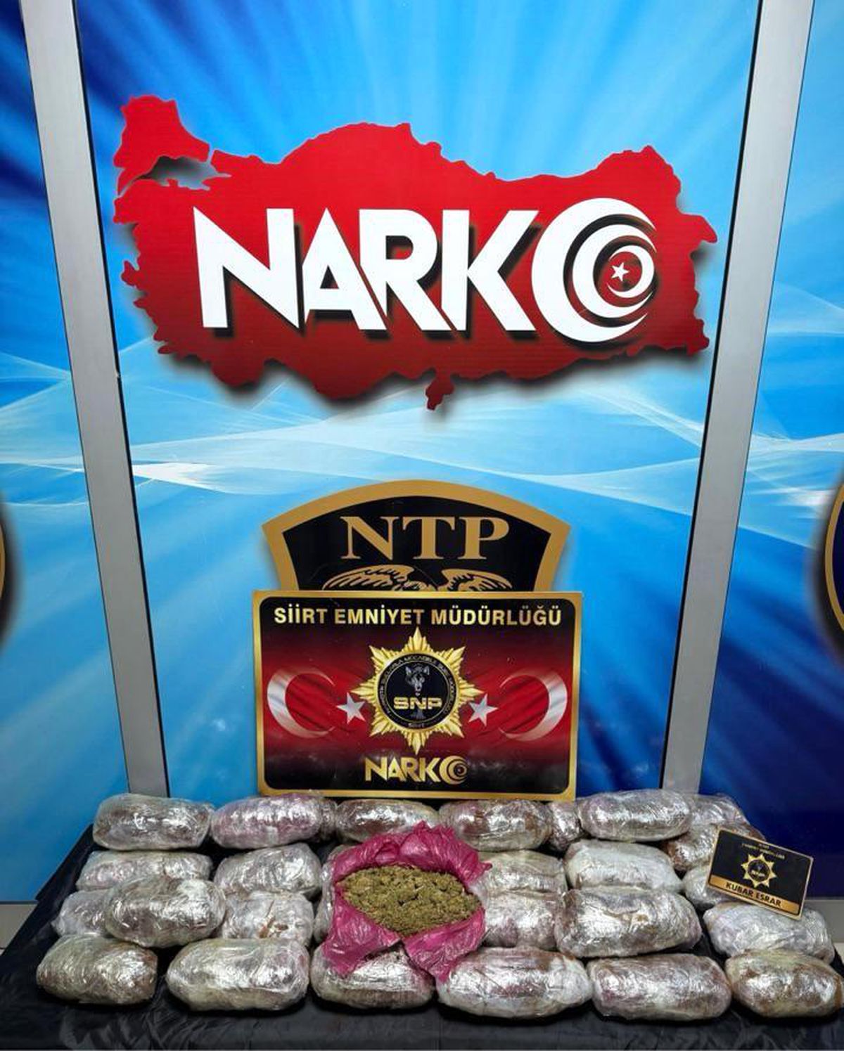 Siirt'te durdurulan araçta 13 kilo kubar esrar ele geçirildi: 1 tutuklama