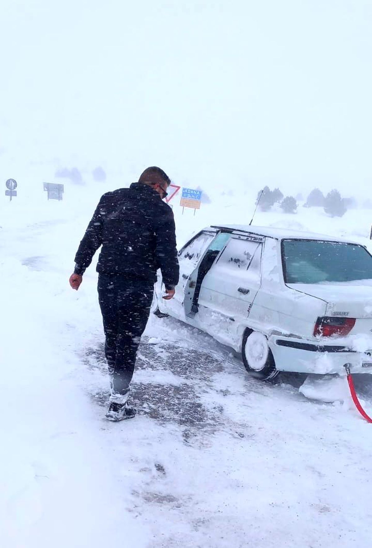 Tomarza Arslantaş ile Tufanbeyli Ayvat yolu ulaşıma kapandı