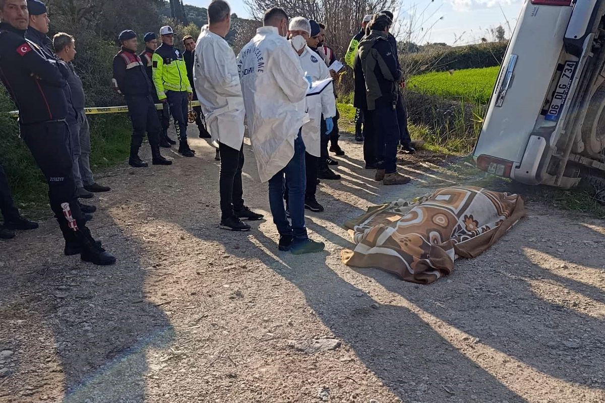 Yaşlı adam tarla komşusunu ezerek öldürdü