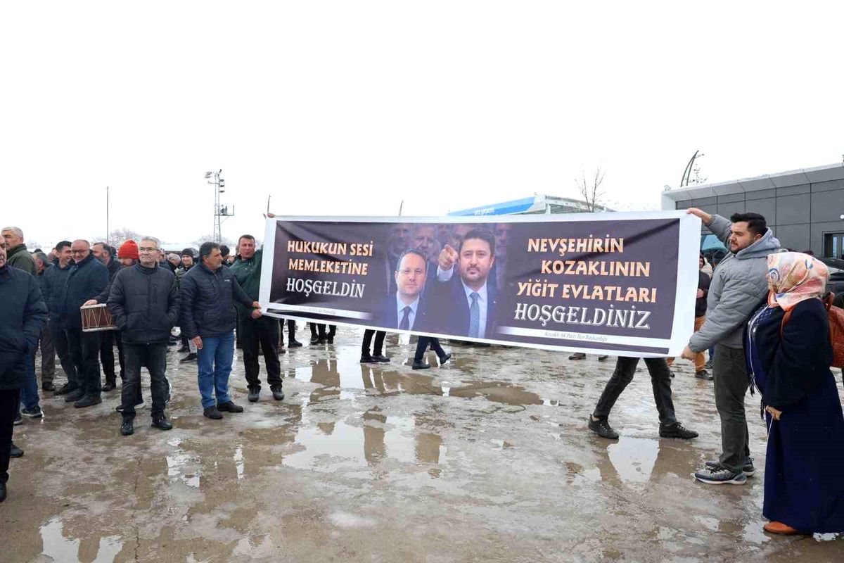 Adalet Bakanı Akın Gürlek, memleketi Nevşehir'de davul zurnayla karşılandı