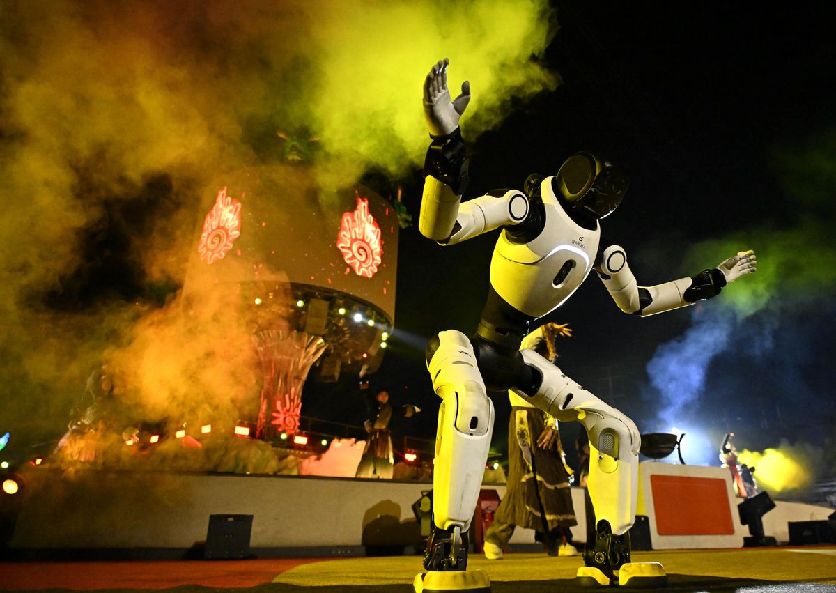 Albüm: Çin'de Mitoloji Temalı Robot Gösterisi Yoğun İlgi Topladı