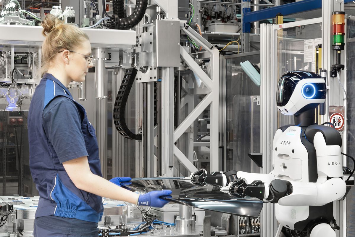 Alman otomotiv devinde işler değişiyor, robotlar üretim hattına çıkarıldı