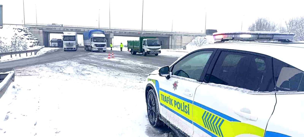 Kayseri Malatya yolu ulaşıma kapandı