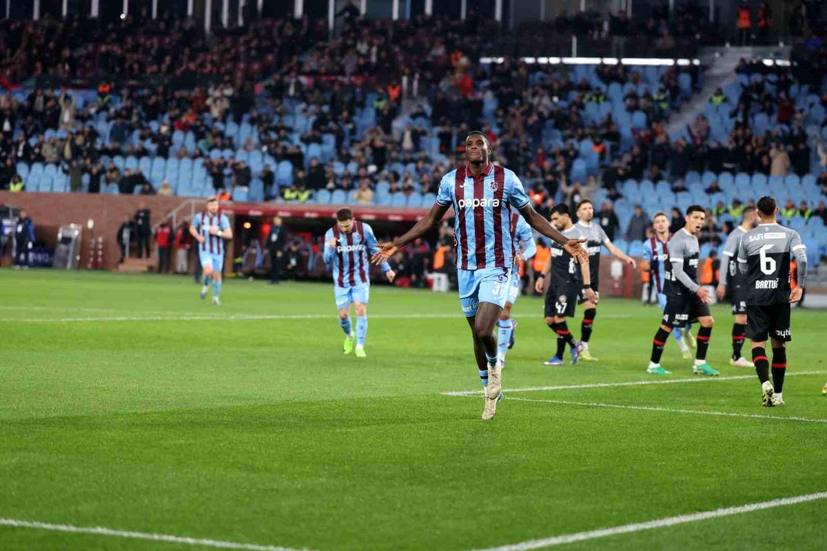 Trendyol Süper Lig: Trabzonspor: 1 Fatih Karagümrük: 1 (İlk yarı)