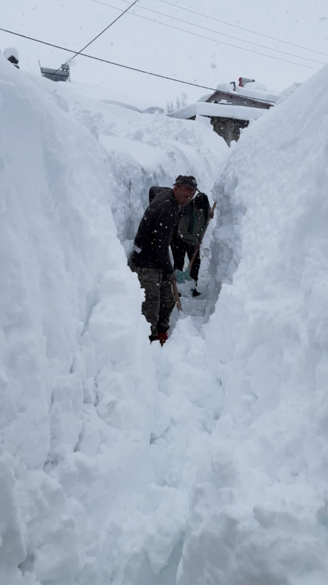 tunceli de kar kalinligi insan boyunu asti 19607791 7856 m