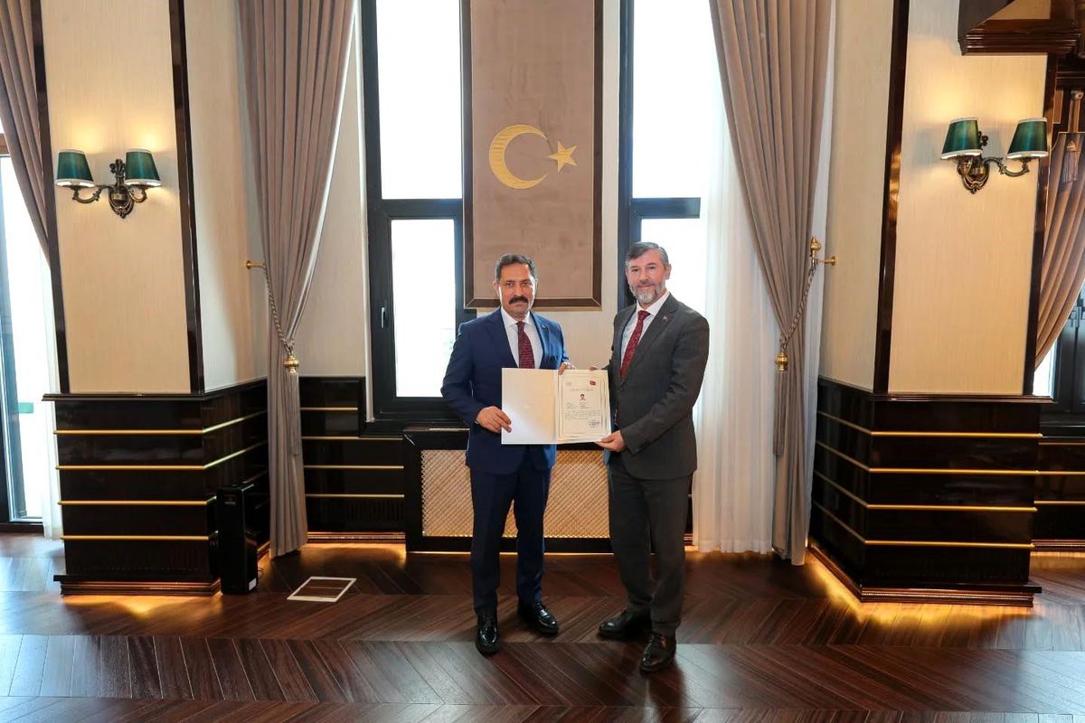 Vali Masatlı, Müftü Topçu'ya başarı belgesi verdi
