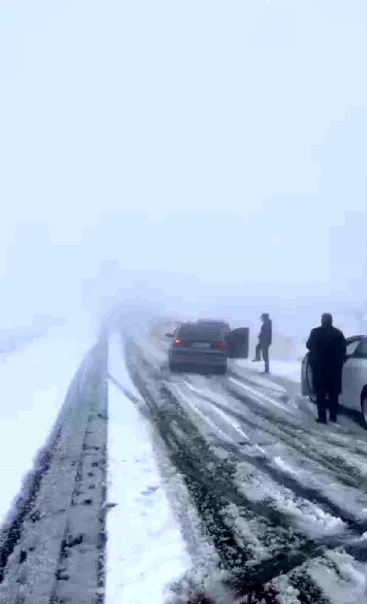 Viranşehir'de kar yağışı trafiği olumsuz etkiledi