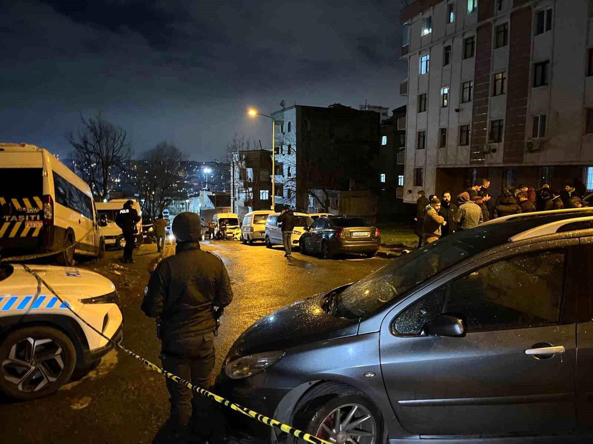 Bahçelievler'de uyuşturucu satıcılarına operasyon: Jandarmaya ateş açıldı