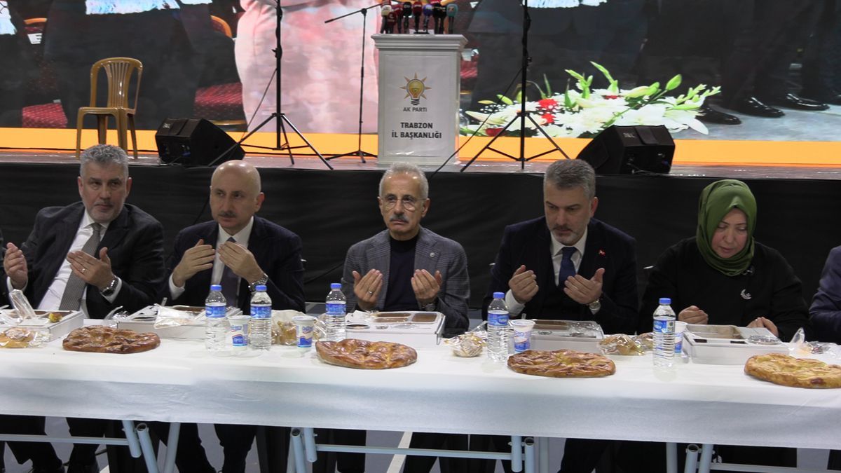 Bakan Uraloğlu: İran, Irak, Suriye, Lübnan ve Ürdün'e olan bütün uçuşları 2 Mart'a kadar iptal ettik