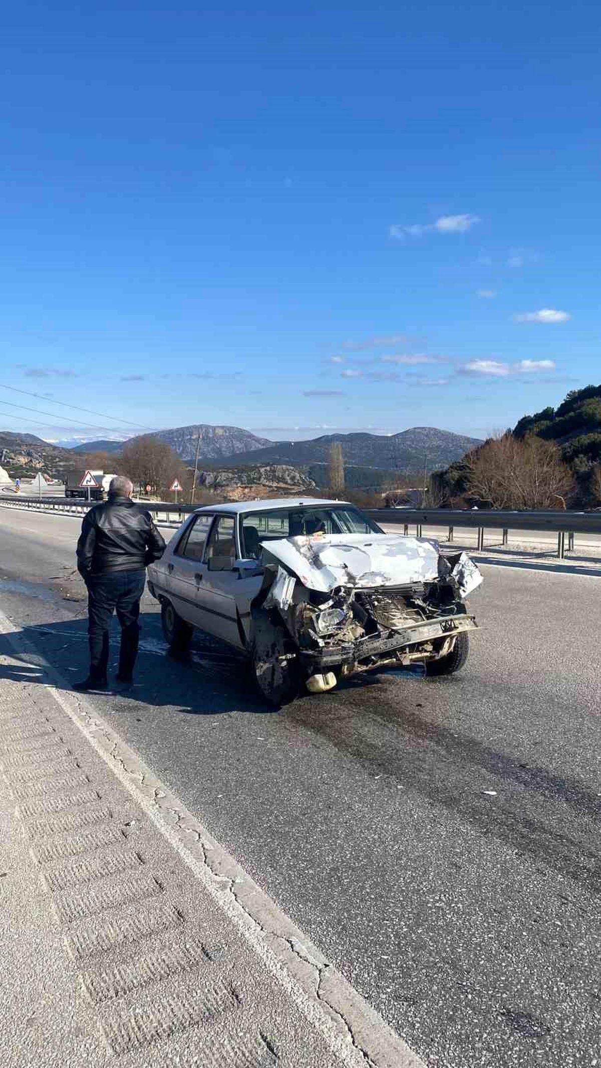 Burdur'da tır ile otomobil çarpıştı: 1 yaralı