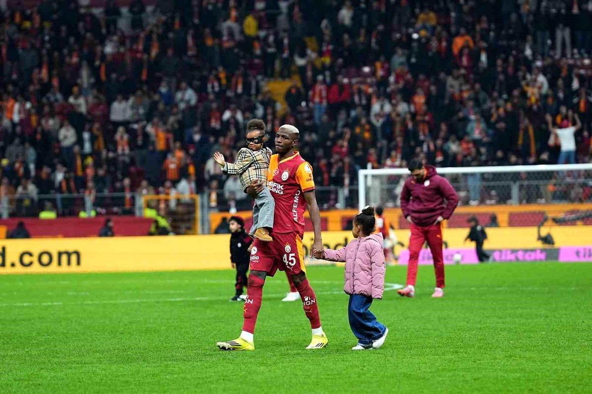 Galatasaray'da maç sonu üçlüsü Torreira ve Osimhen'den