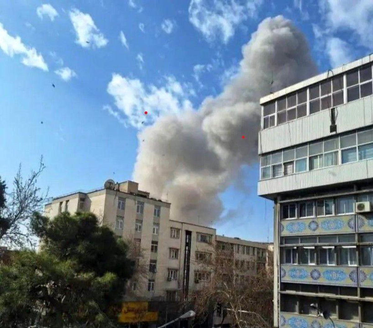 İsrail İran'a saldırı başlattı, Tahran'da patlama sesleri duyuldu