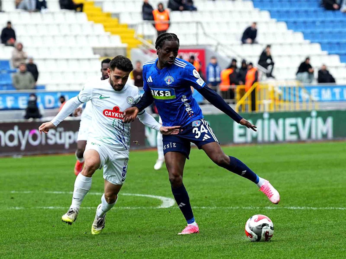 Trendyol Süper Lig: Kasımpaşa: 0 Çaykur Rizespor: 0 (Maç devam ediyor)