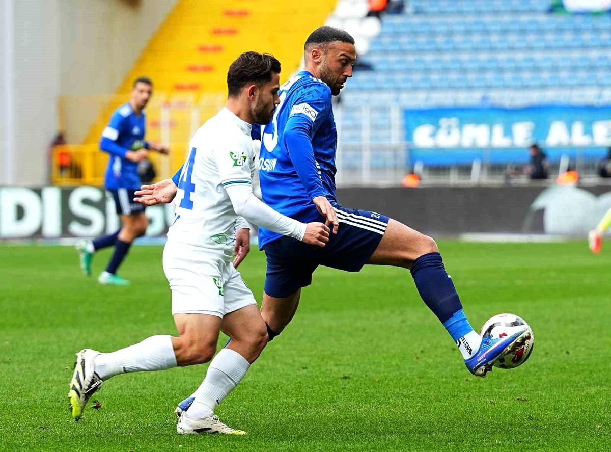 Trendyol Süper Lig: Kasımpaşa: 0 Çaykur Rizespor: 1 (İlk yarı)