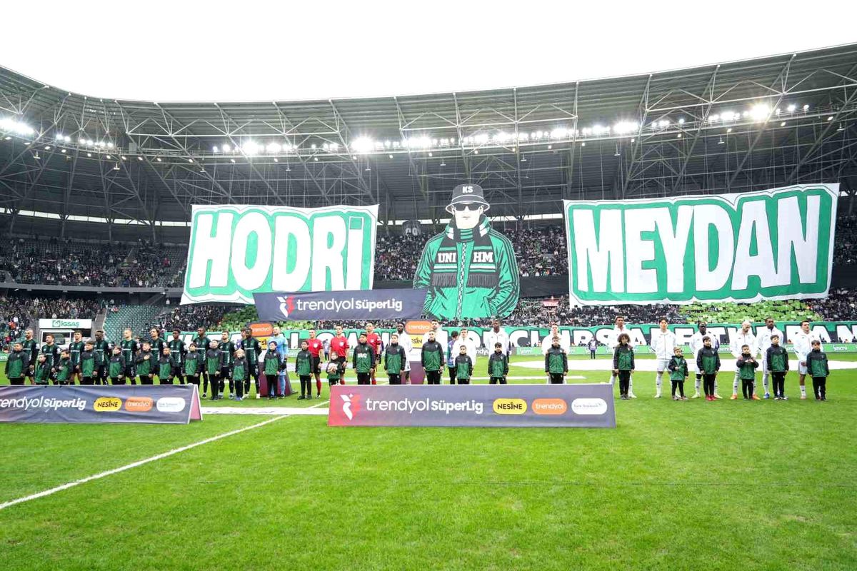 Kocaelispor - Beşiktaş Maçı Başladı