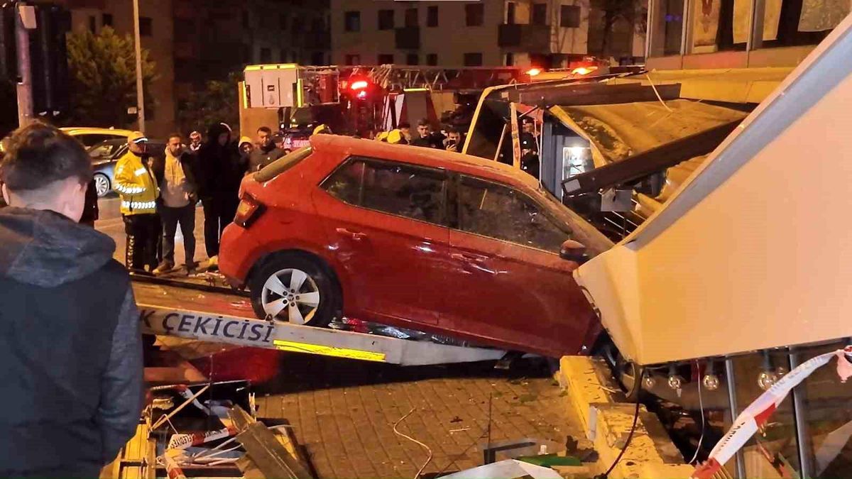 Üsküdar'daki iş yeri kazasının güvenlik kamerası görüntüleri ortaya çıktı