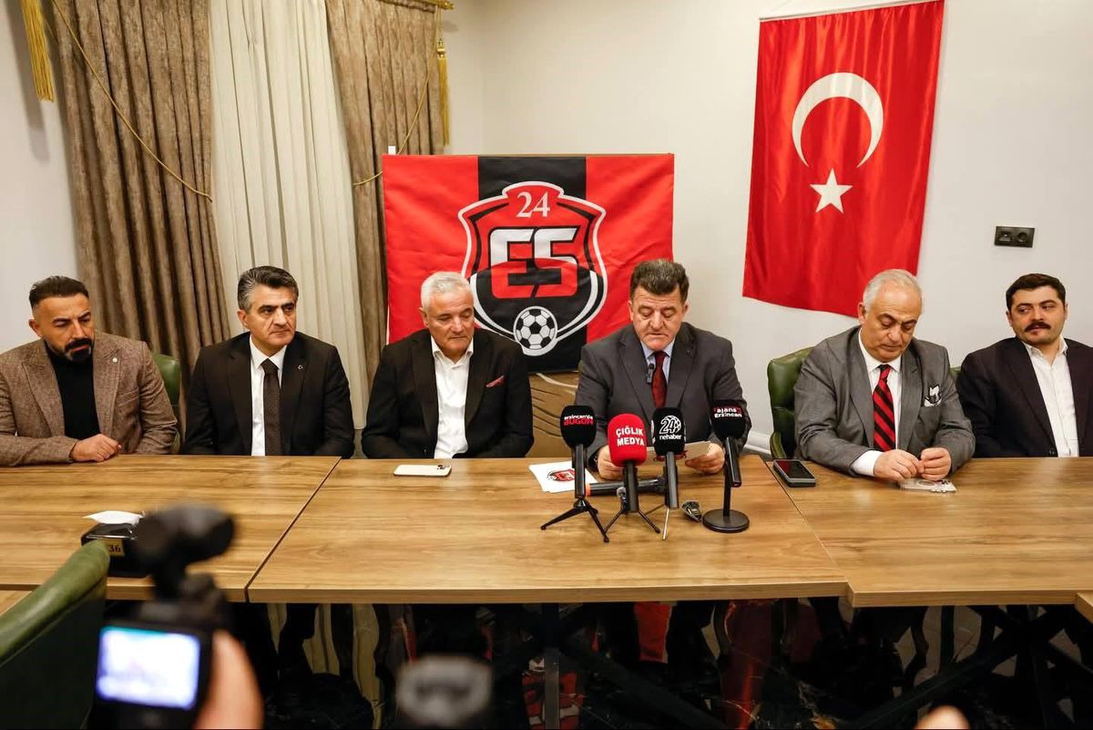24Erzincanspor yönetimi iftarda basınla buluştu