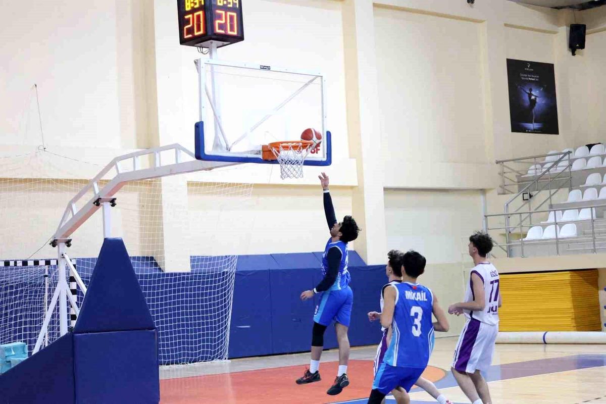 Bilecik'te okul sporları basketbol grup müsabakaları sürüyor