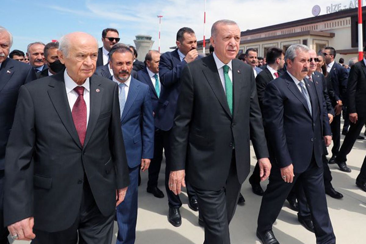 Destici'den hükümete İran çağrısı: Göç dalgasına karşı tedbirli olmamız gerekiyor