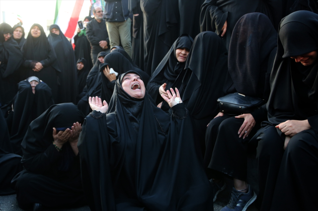 حشود في طهران