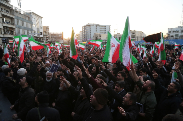 تجمع حشود في طهران