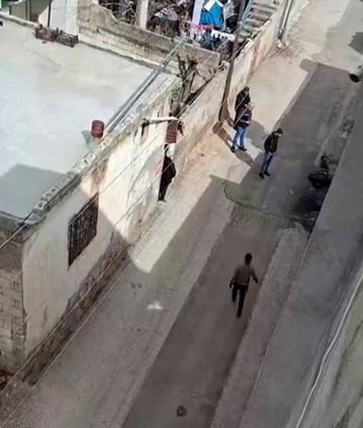 Madde bağımlısı sokak ortasında yığılıp kaldı