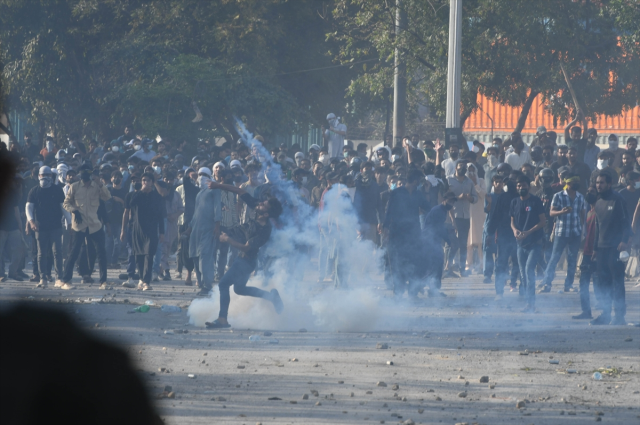 احتجاج أمام القنصلية الأمريكية في باكستان: عدد القتلى ارتفع إلى 21