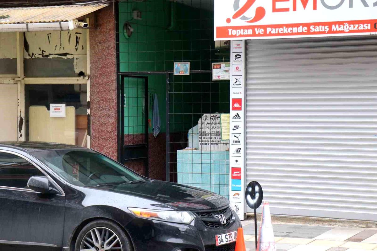 Gizemli Türbe, Mahallenin Koruma Kalkanı