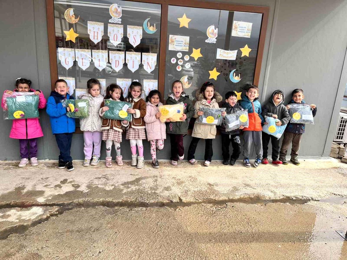Sevgi ilmekleri Nurdağı'ndaki çocuklara ulaştı