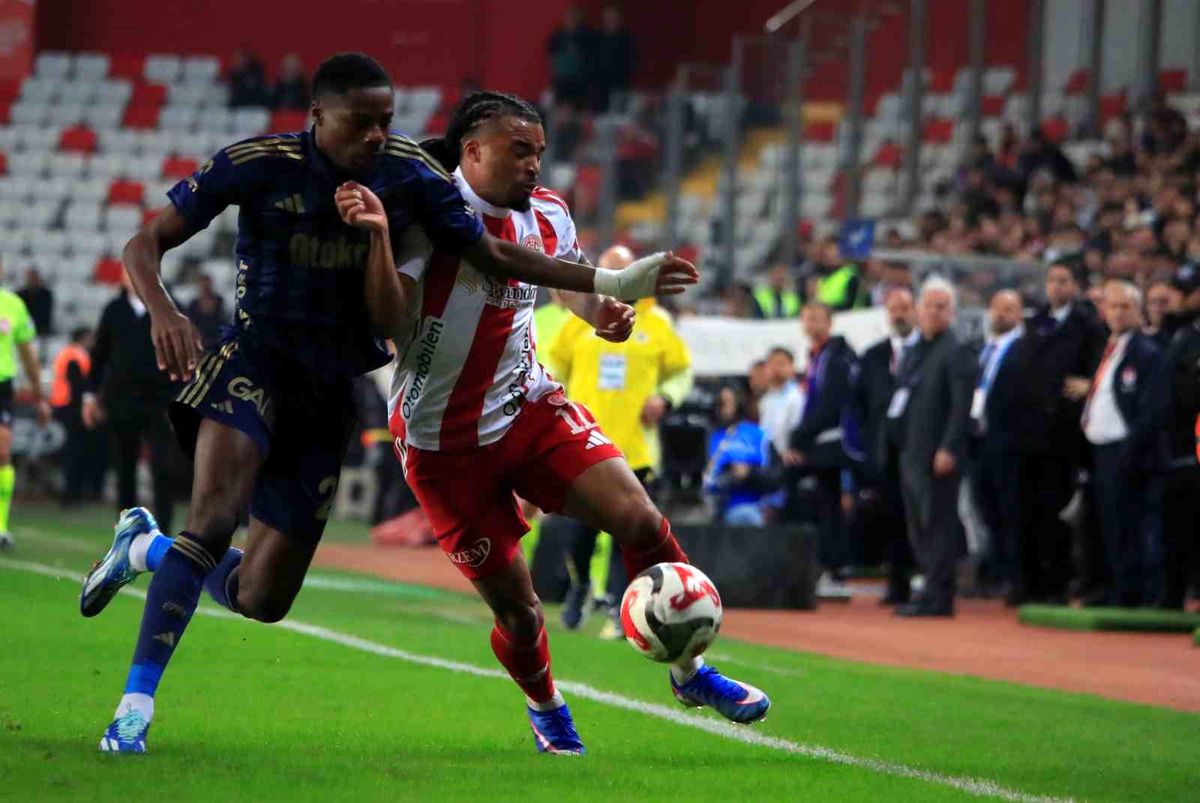 Trendyol Süper Lig: Antalyaspor: 2 Fenerbahçe: 2 (Maç sonucu)