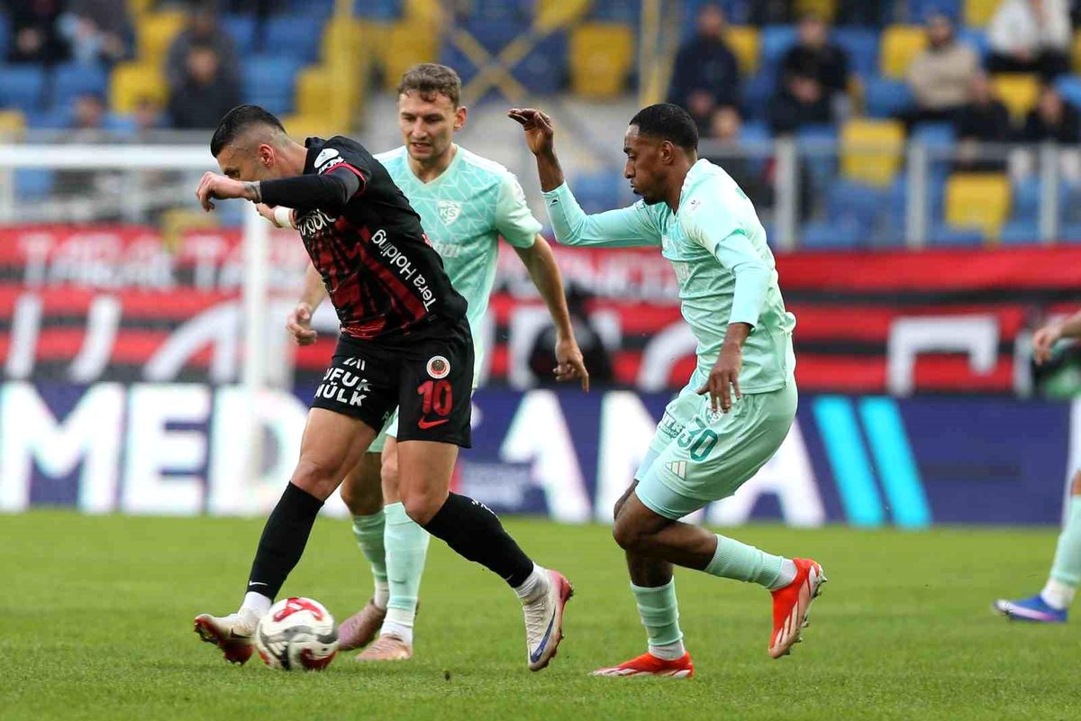 Trendyol Süper Lig: Gençlerbirliği: 0 Kayserispor: 0 (İlk yarı)