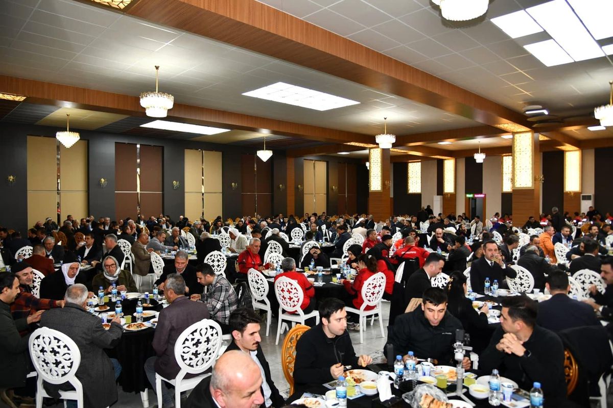 Vali Şıldak iftarda Sivereklilerle buluştu