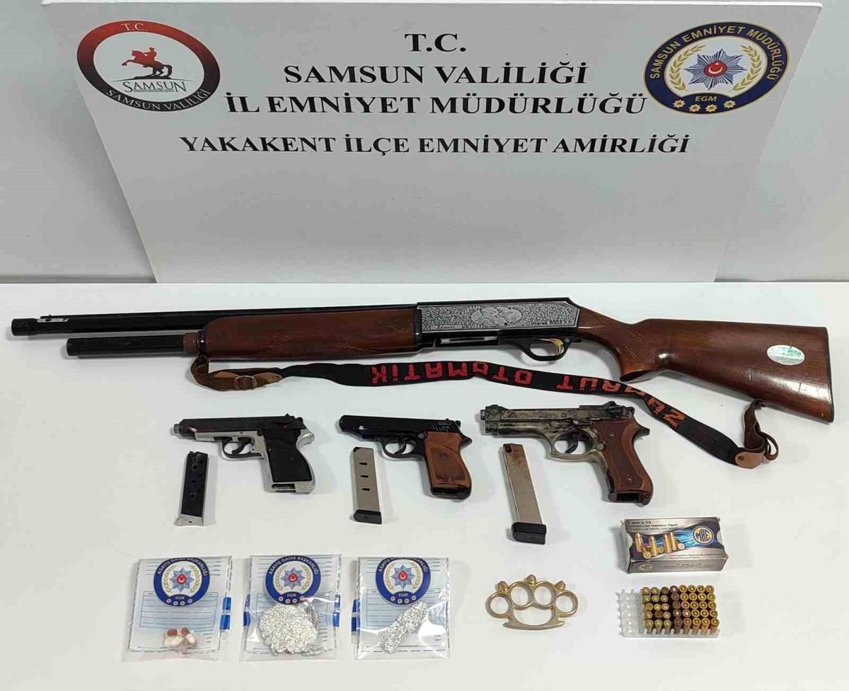 Yakakent'te uyuşturucu ve silah ele geçirildi