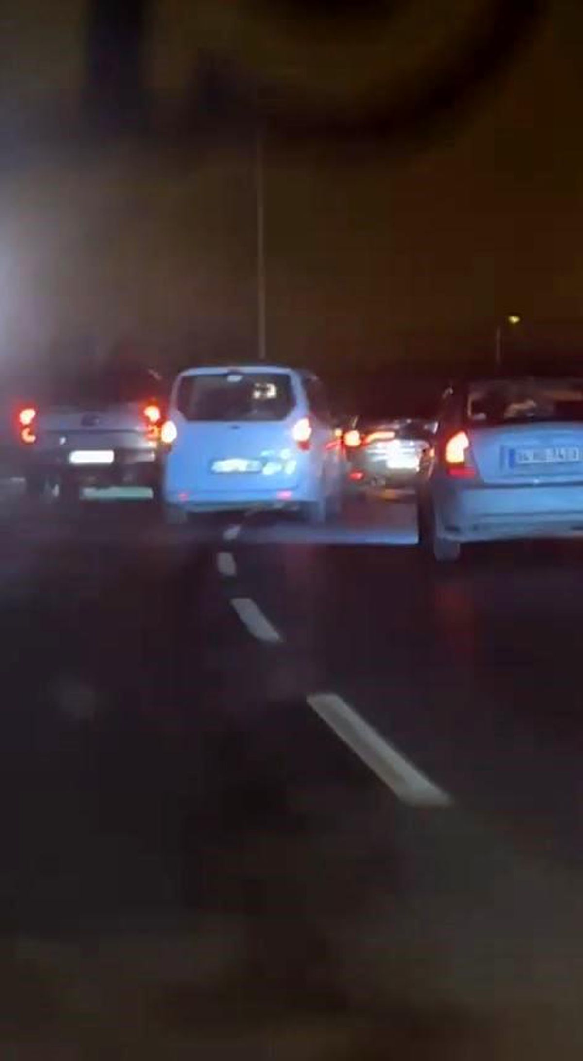 Başakşehir'de düğün konvoyu trafiği tehlikeye attı