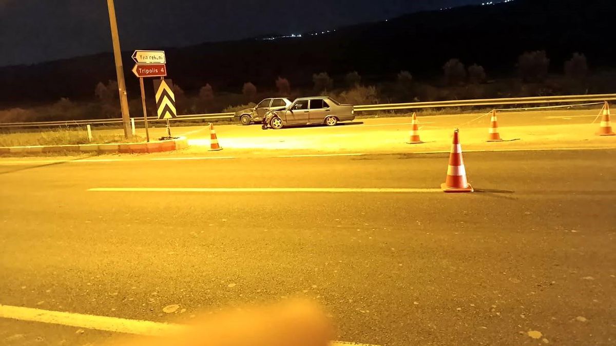 Buldan'da iki otomobil kavşakta çarpıştı; 1 yaralı