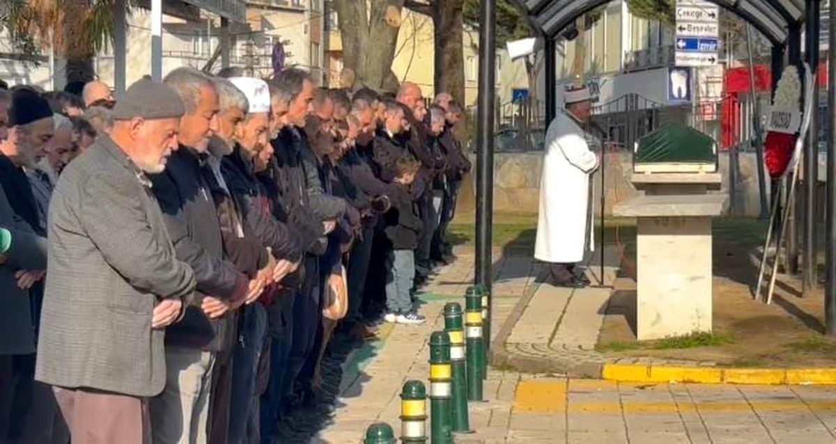 Bursa'da 7 yaşındaki Gökçe son yolculuğuna uğurlandı