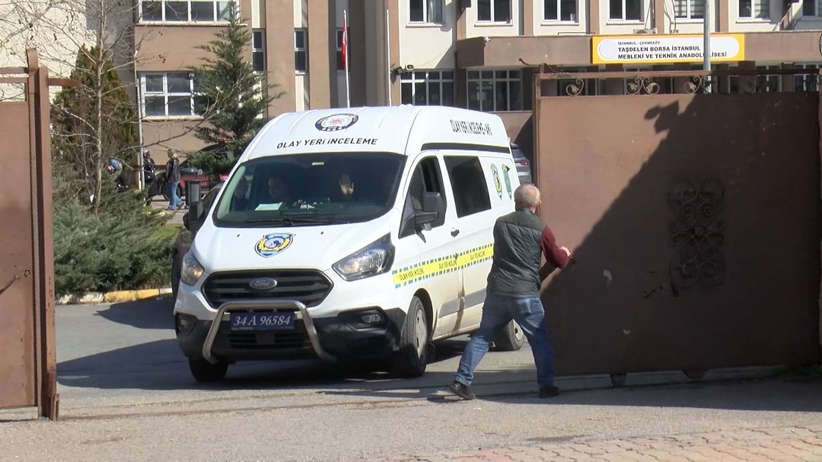 Çekmeköy Lisesinde Bıçaklı Saldırı