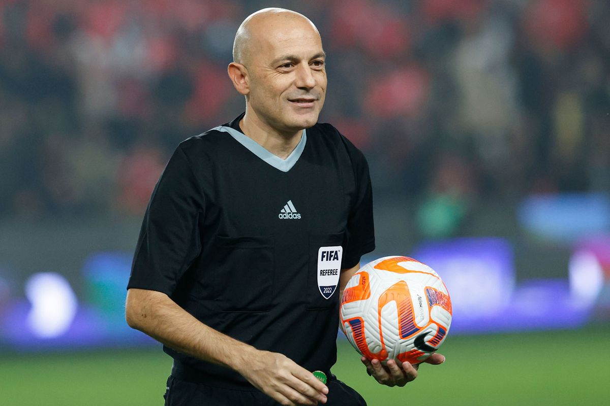 Eski hakem Cüneyt Çakır, Dubai'de mahsur kaldı