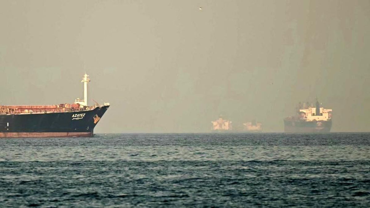 İran'a saldırılar sonrasında petrol ve altın fiyatları yükseldi